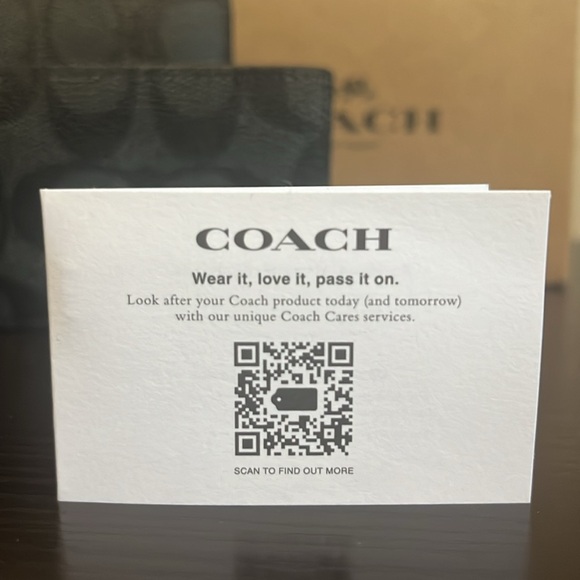 BRANDNEW COACH WALLET TEAL INTERIOR - Picture 2 of 7